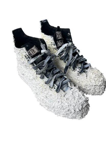 “SNOWY” Custom Converses